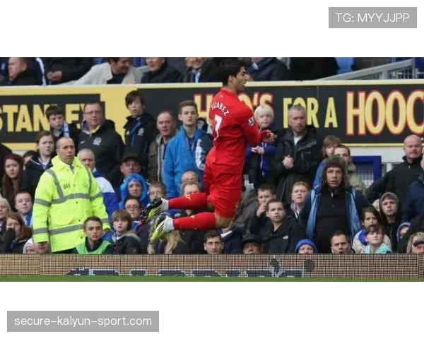 利物浦“亿元先生”伊萨克合练登场,球迷翘首以盼 利物浦“亿元先生”伊萨克合练登场,球迷翘首以盼